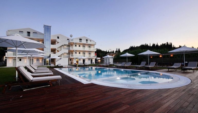 V Luxury Suites